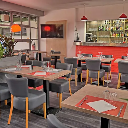Отель Restaurant Les Jardins D'epone 2*