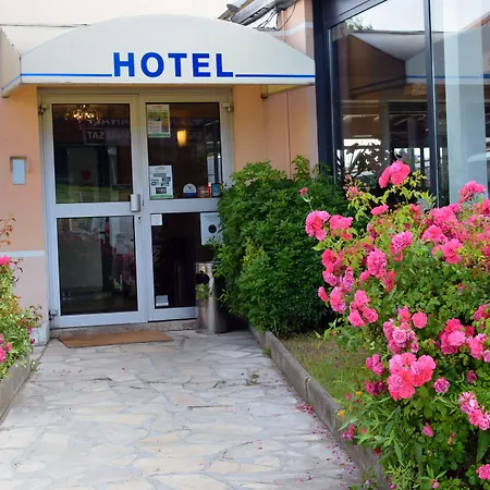 Restaurant Les Jardins D'epone Hotel 2*