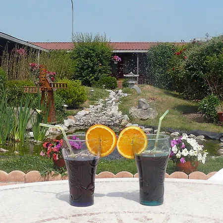 Restaurant Les Jardins D'epone Hotel 2*