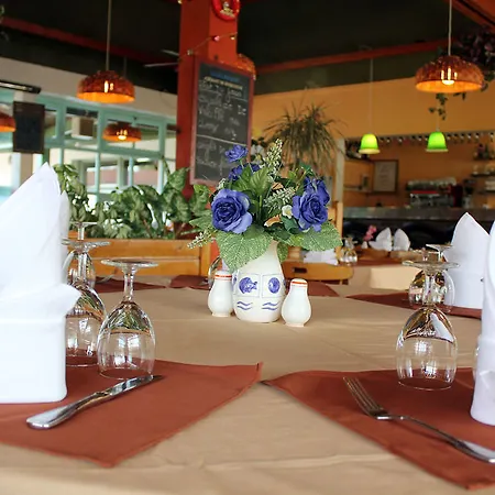 Restaurant Les Jardins D'epone Hotel 2*