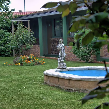 Restaurant Les Jardins D'epone 2*