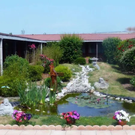 Hotel Restaurant Les Jardins D'epone Épône